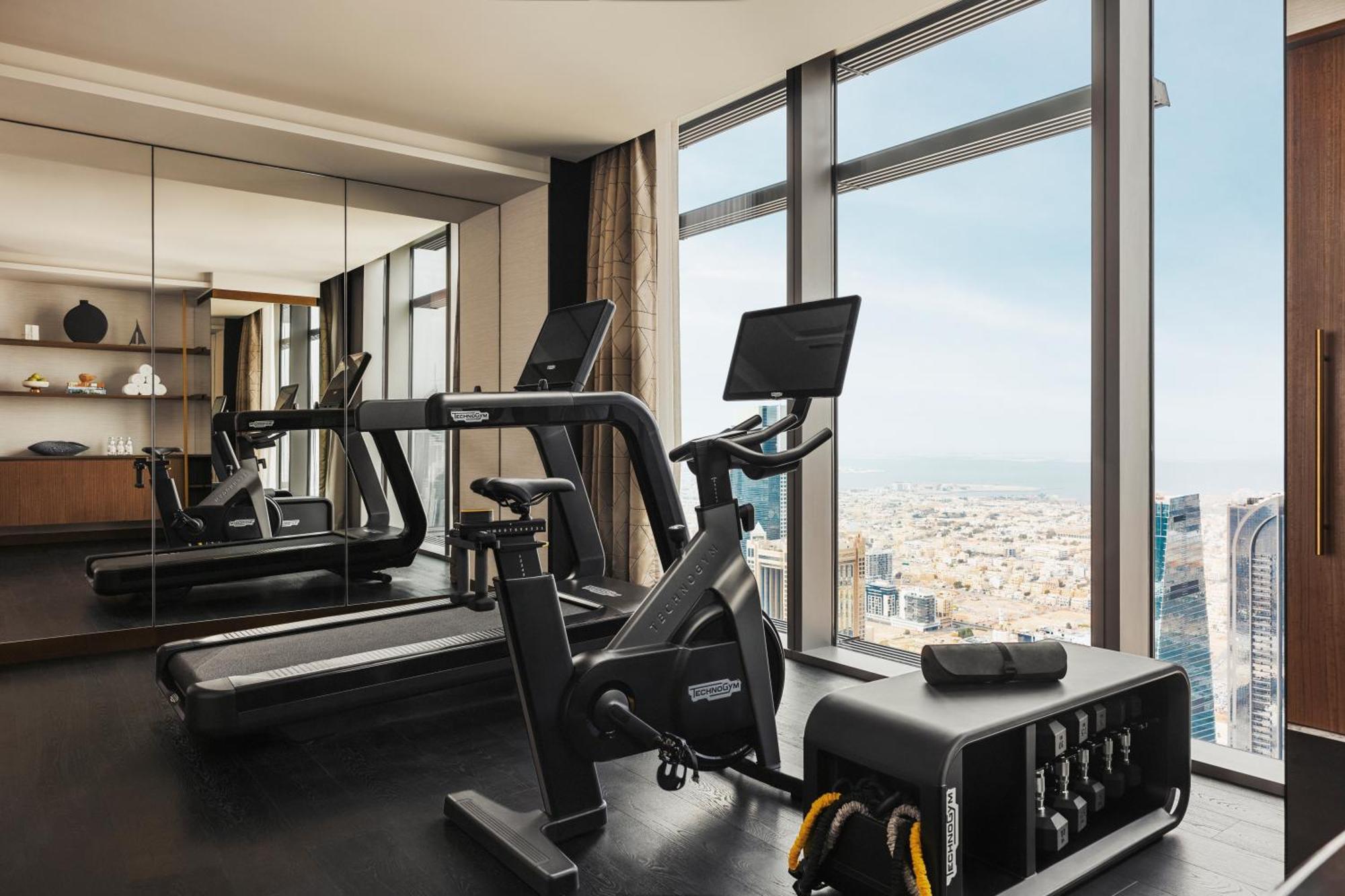 One&Only One Za'Abeel Hotel Dubai Luaran gambar The gym at the Ritz-Carlton, DIFC